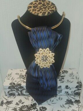 Gold Floral Pearl & Crystal Brooch Necktie Necklace